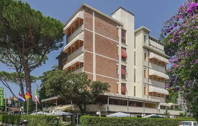 Отель Le Ginestre