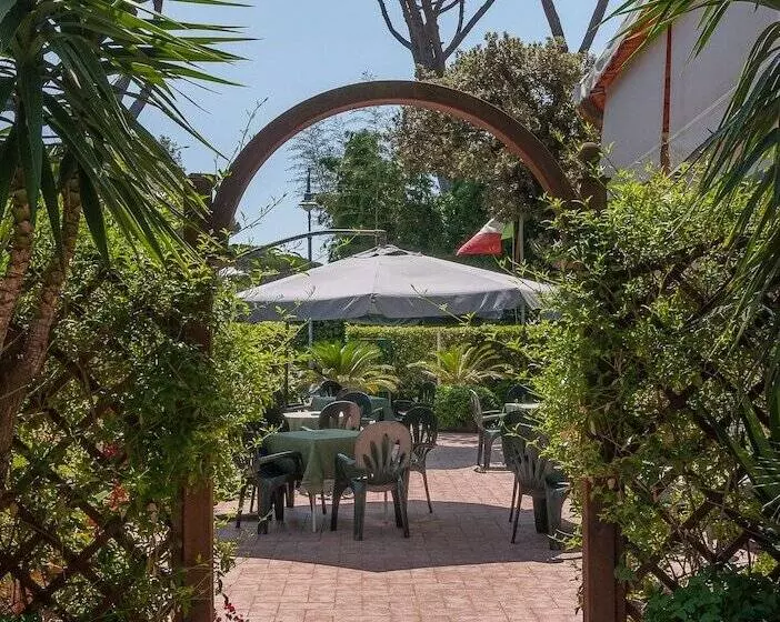 Отель Le Ginestre