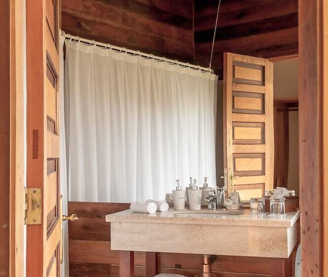 هتل Noi Los Caiquenes