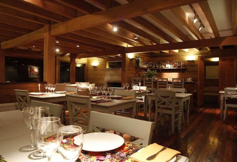 هتل Noi Los Caiquenes