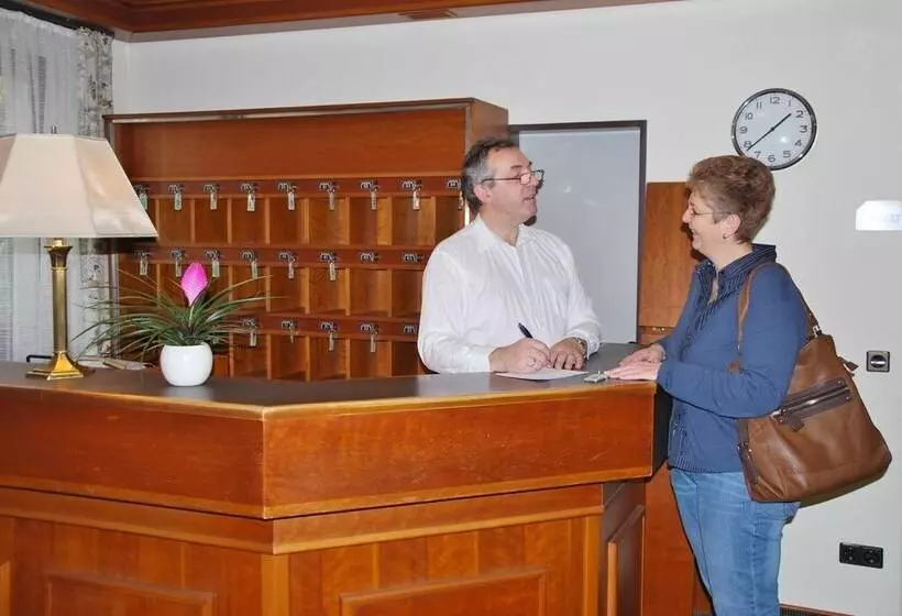 בית מלון כפרי Rheingauer Tor