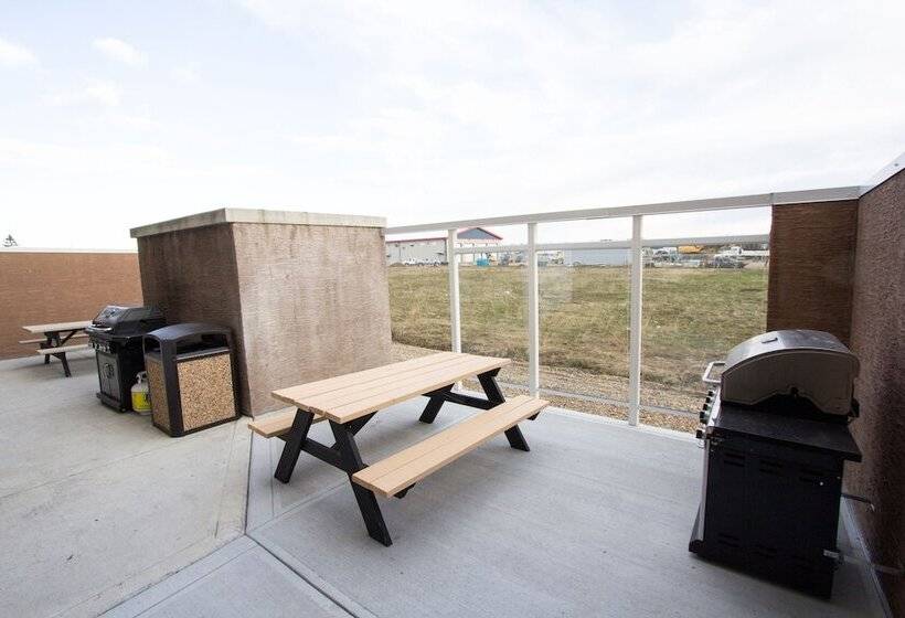 호텔 Service Plus Inns & Suites Drayton Valley