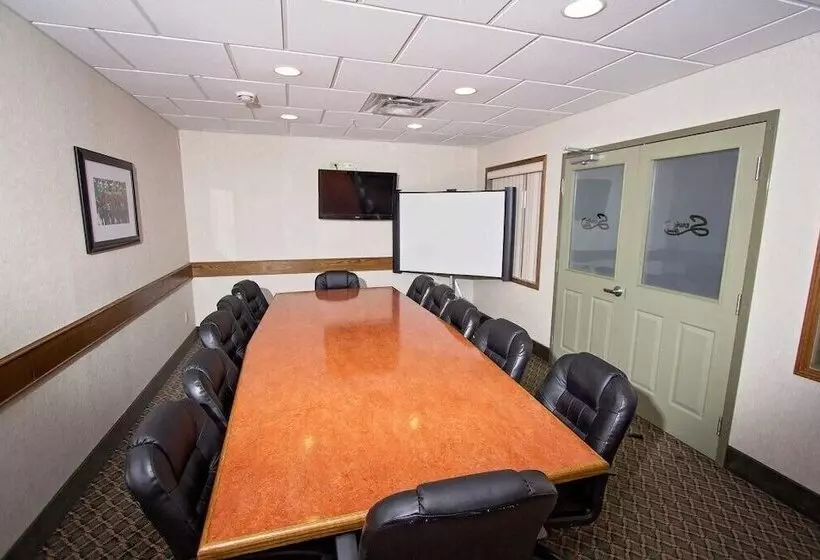 호텔 Service Plus Inns & Suites Drayton Valley