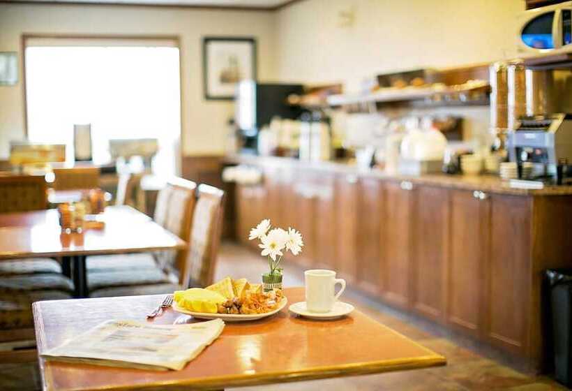 호텔 Service Plus Inns & Suites Drayton Valley