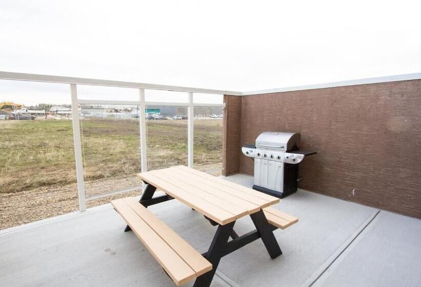 호텔 Service Plus Inns & Suites Drayton Valley