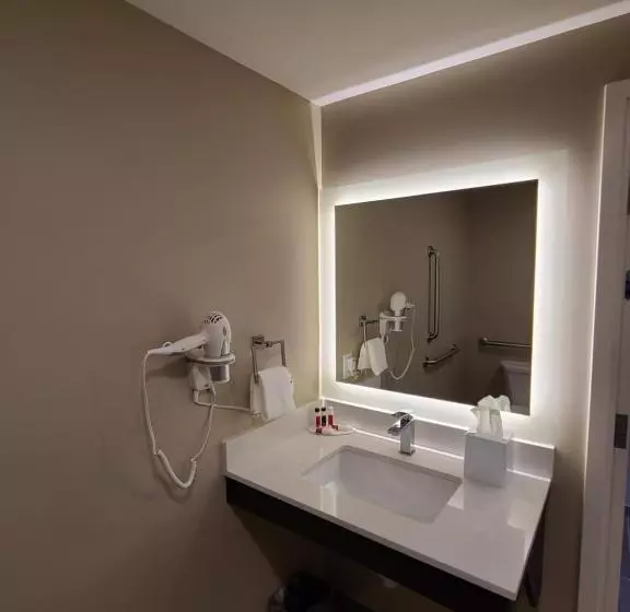 ホテル Super 8 By Wyndham Thompson