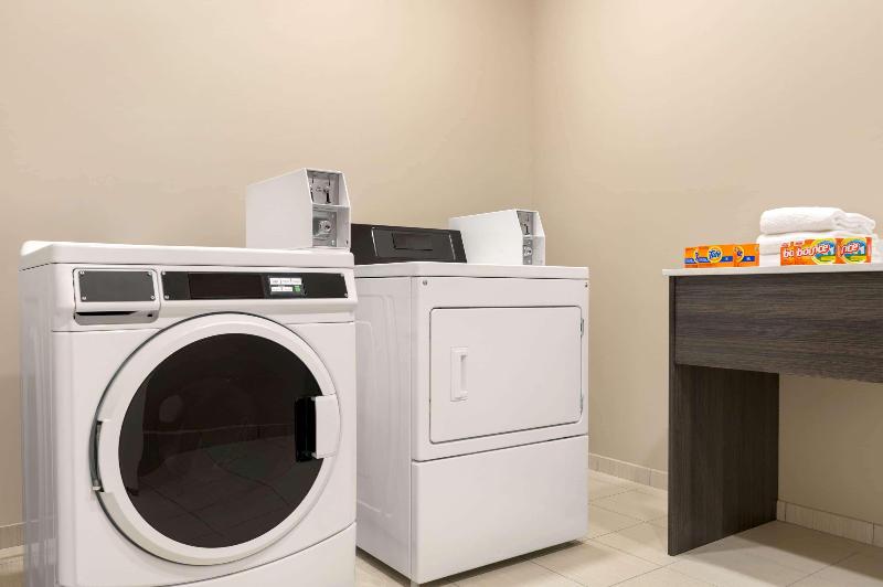 호텔 Super 8 By Wyndham Thompson