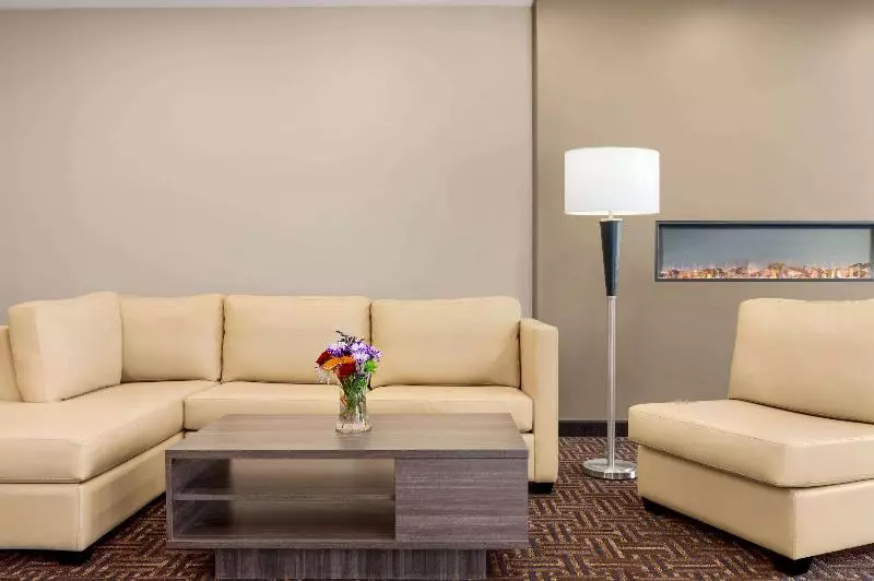 ホテル Super 8 By Wyndham Thompson