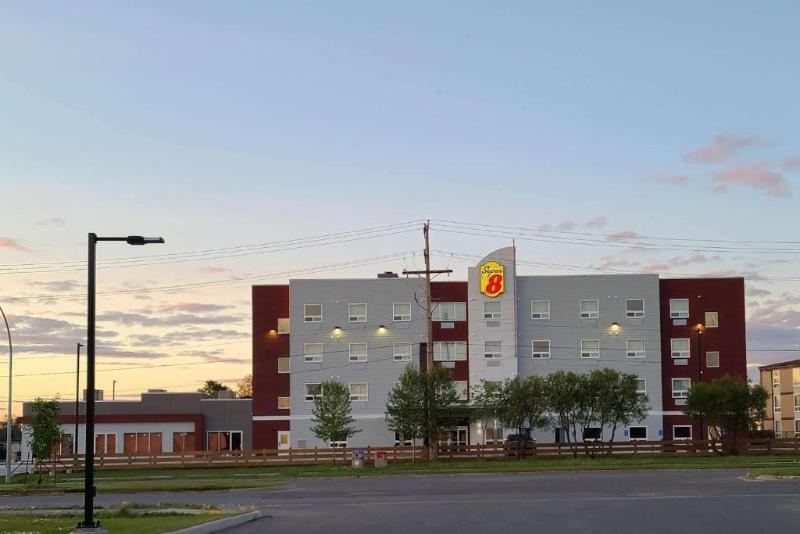 호텔 Super 8 By Wyndham Thompson