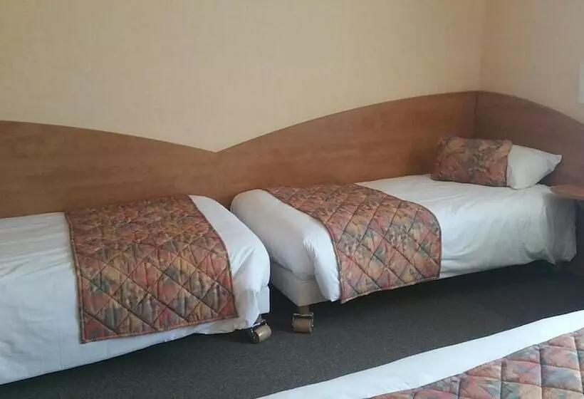 Отель The Originals City, Logis D Elbée, Cholet Nord