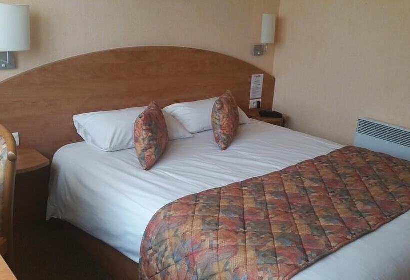 בית מלון כפרי The Originals City, Logis D Elbée, Cholet Nord