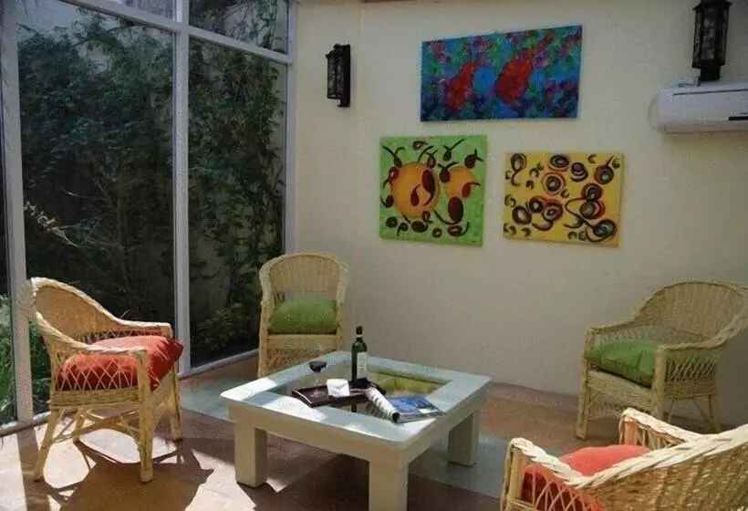 هتل Tiana Buenos Aires