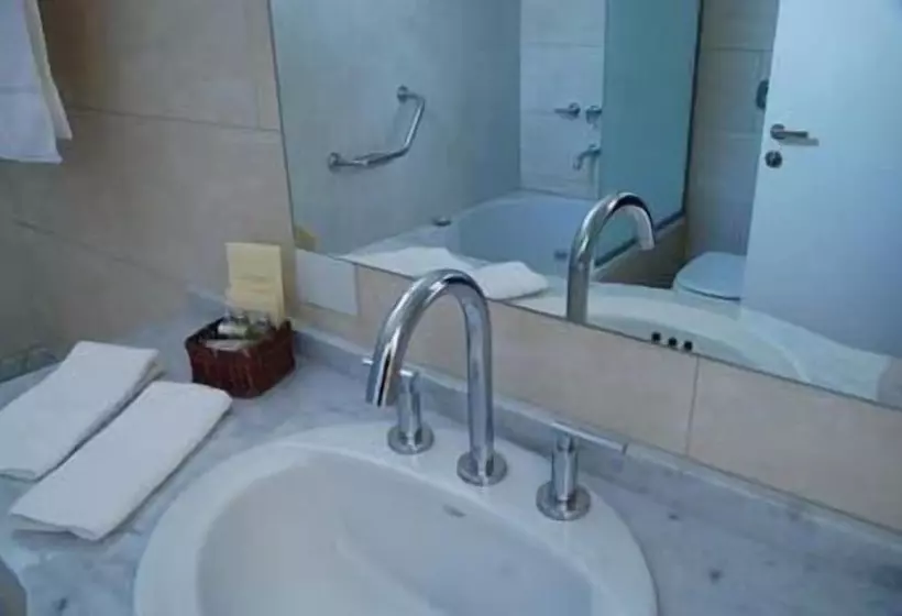 هتل Tiana Buenos Aires