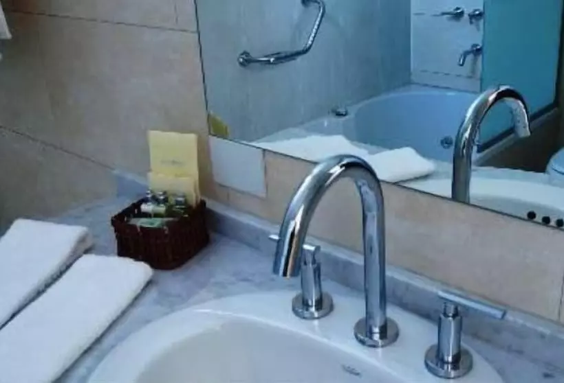 هتل Tiana Buenos Aires