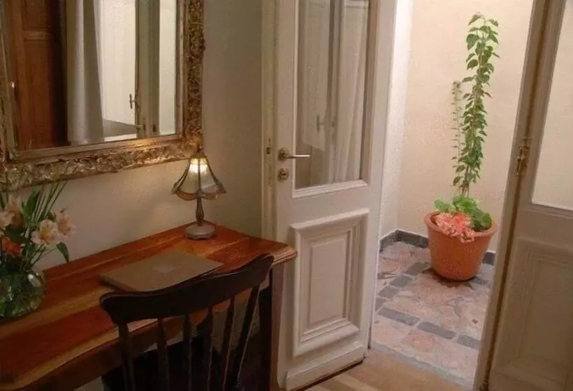 هتل Tiana Buenos Aires