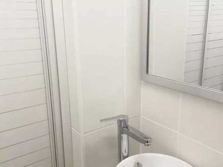 Lemon Hotel Plan De Campagne Marseille