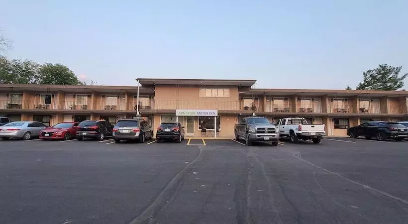 モーテル Arnprior Motor Inn