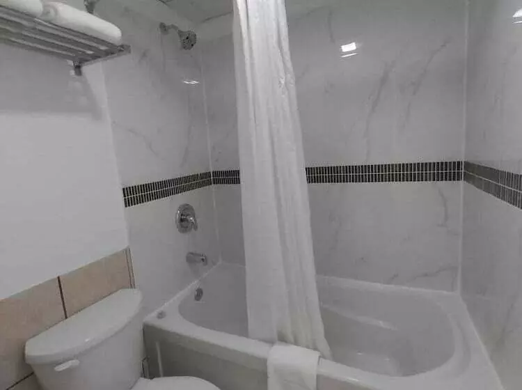 モーテル Arnprior Motor Inn