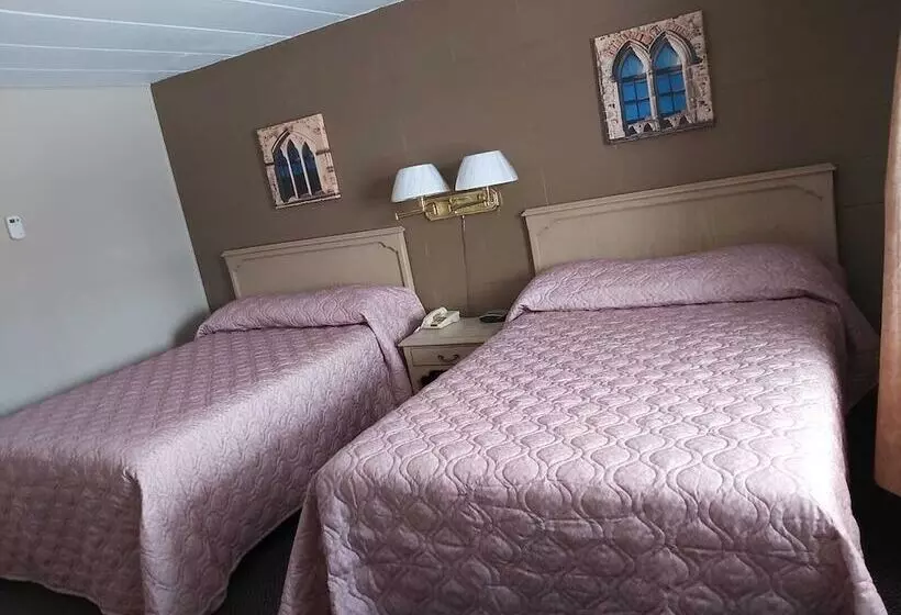 モーテル Arnprior Motor Inn