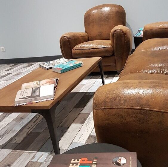 Logis Hotel Yseria Historical Center