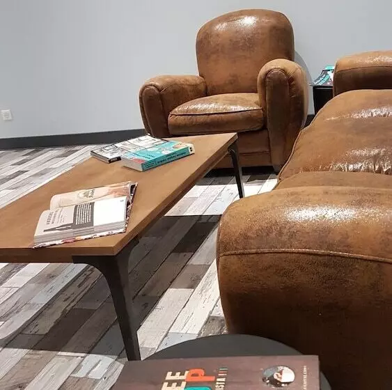 Logis Hotel Yseria Historical Center