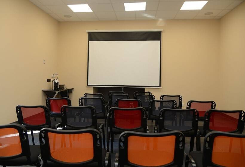 Logis Hotel Yseria Historical Center