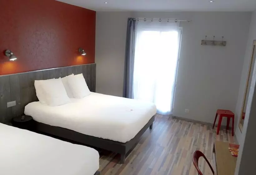 Logis Hotel Yseria Historical Center