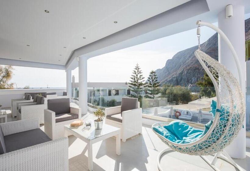 Blue Waves Suites & Apartments