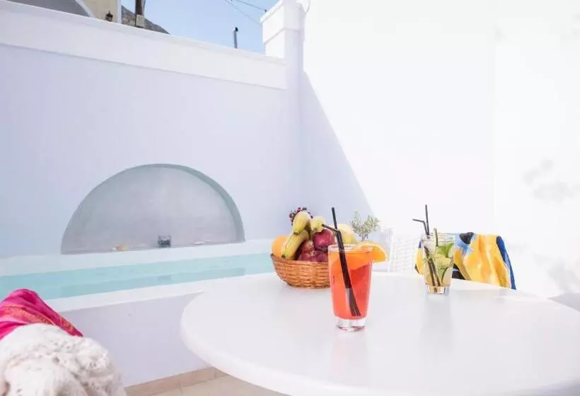 Blue Waves Suites & Apartments