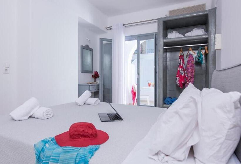 Blue Waves Suites & Apartments