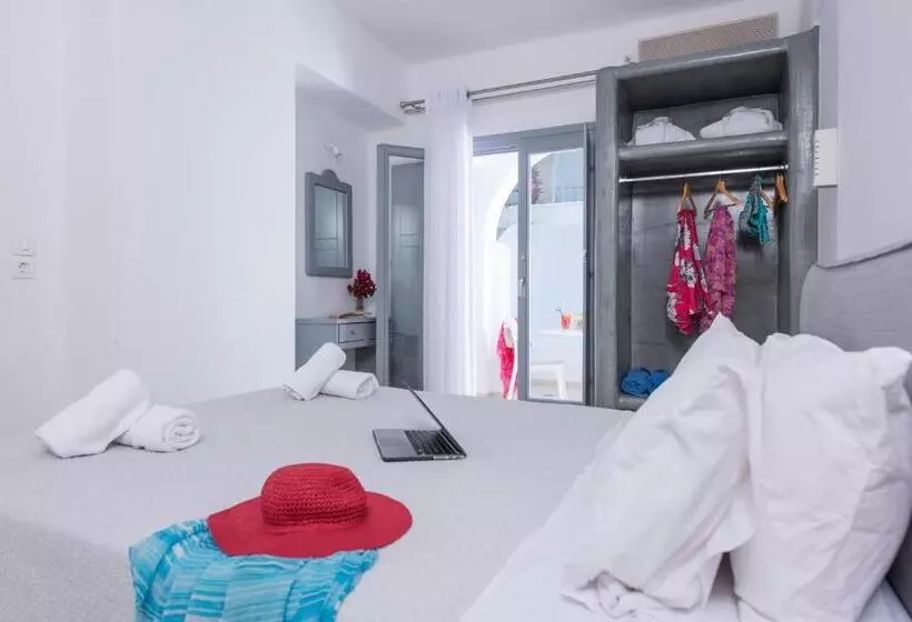 Blue Waves Suites & Apartments