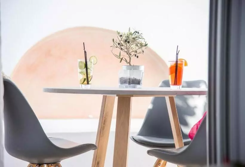 Blue Waves Suites & Apartments