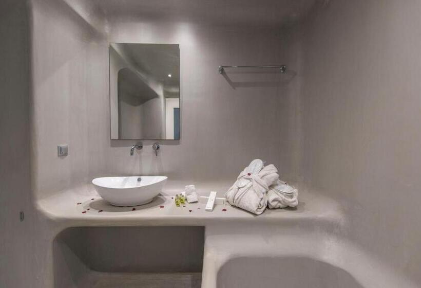 Blue Waves Suites & Apartments