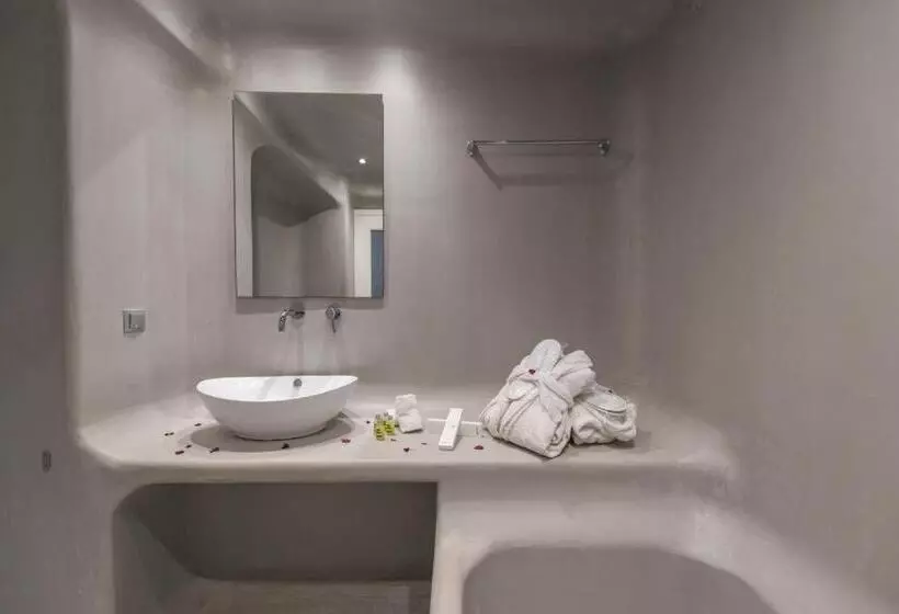 Blue Waves Suites & Apartments