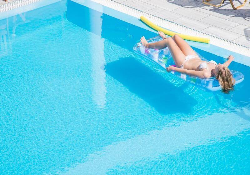 Blue Waves Suites & Apartments