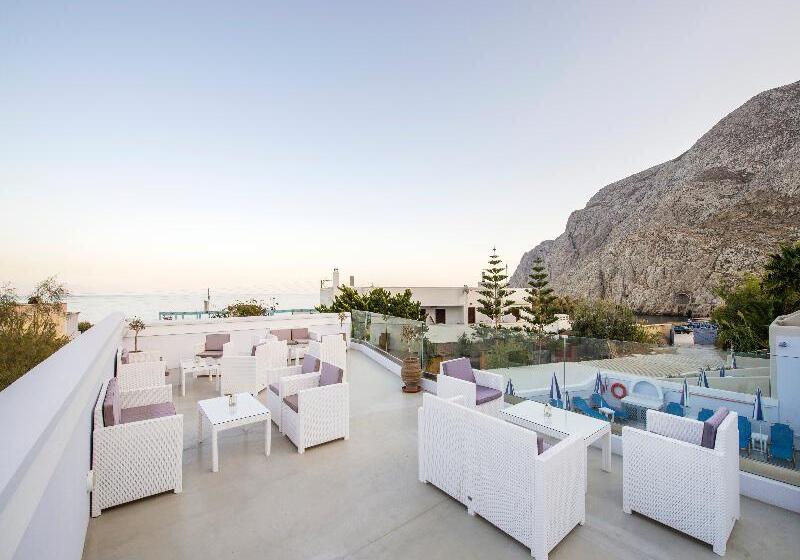 Blue Waves Suites & Apartments