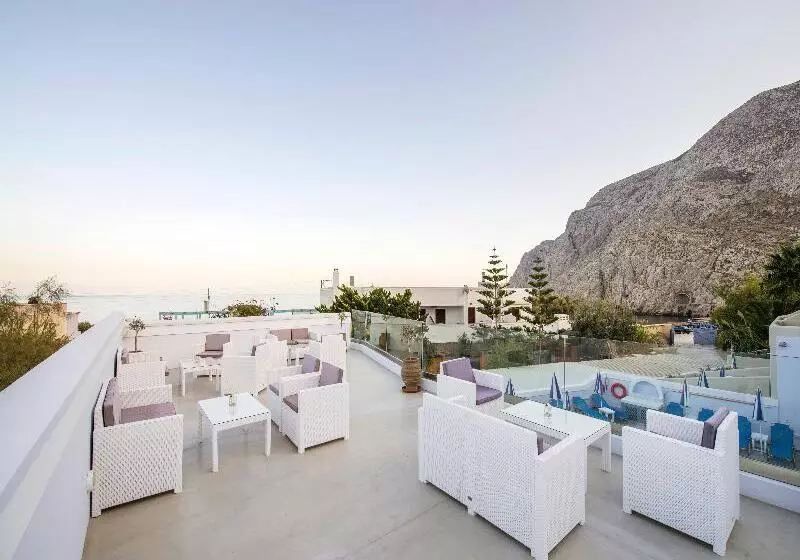 Blue Waves Suites & Apartments