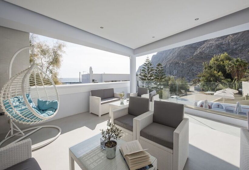 Blue Waves Suites & Apartments