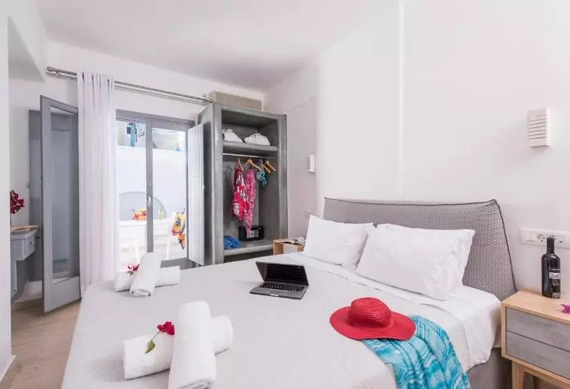 Blue Waves Suites & Apartments