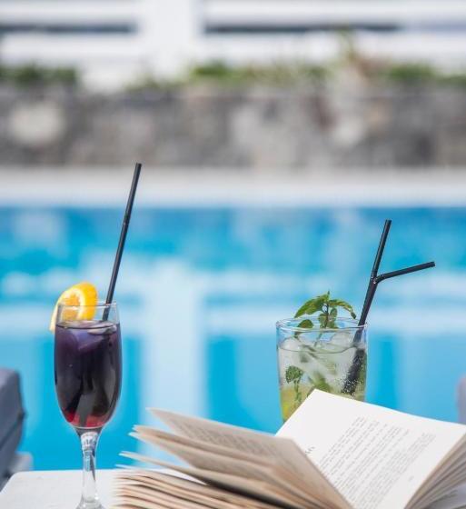 Blue Waves Suites & Apartments