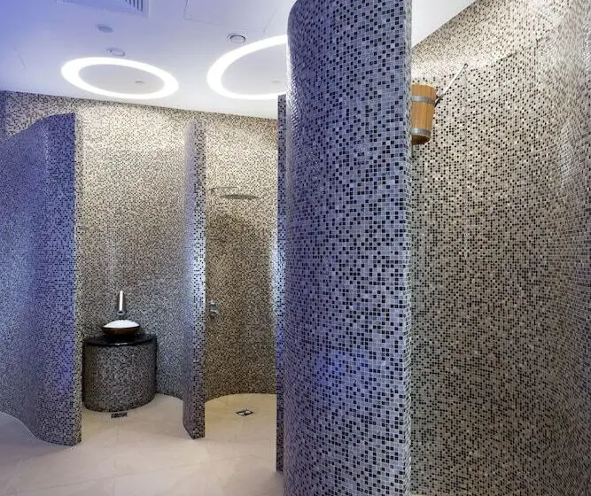 Doubletree By Hilton Hotel & Conference Centre Warsaw