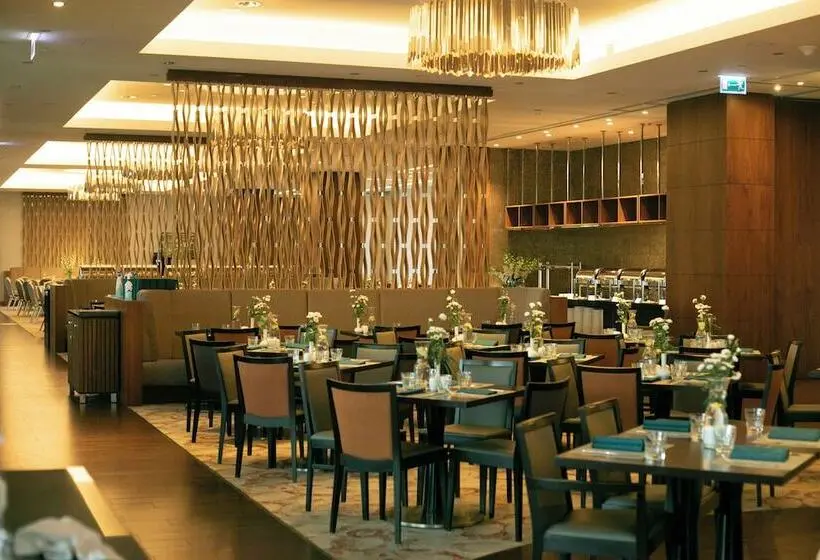 Doubletree By Hilton Hotel & Conference Centre Warsaw