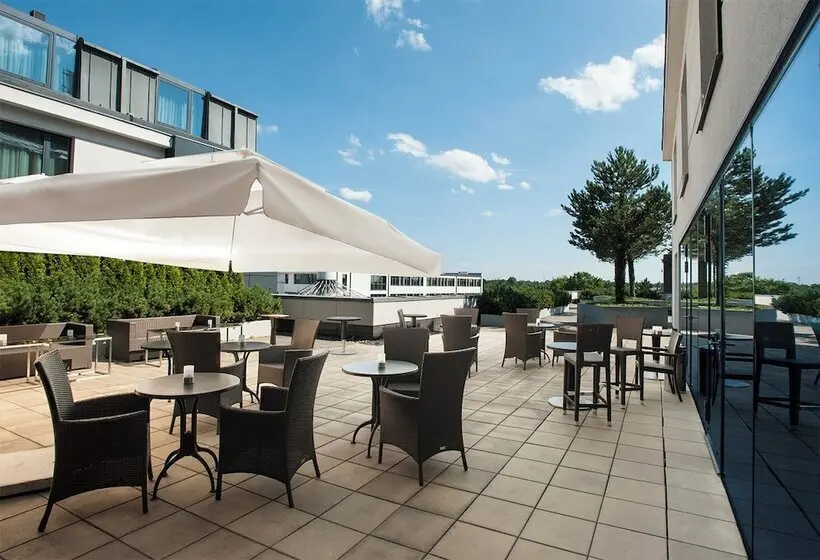 Doubletree By Hilton Hotel & Conference Centre Warsaw