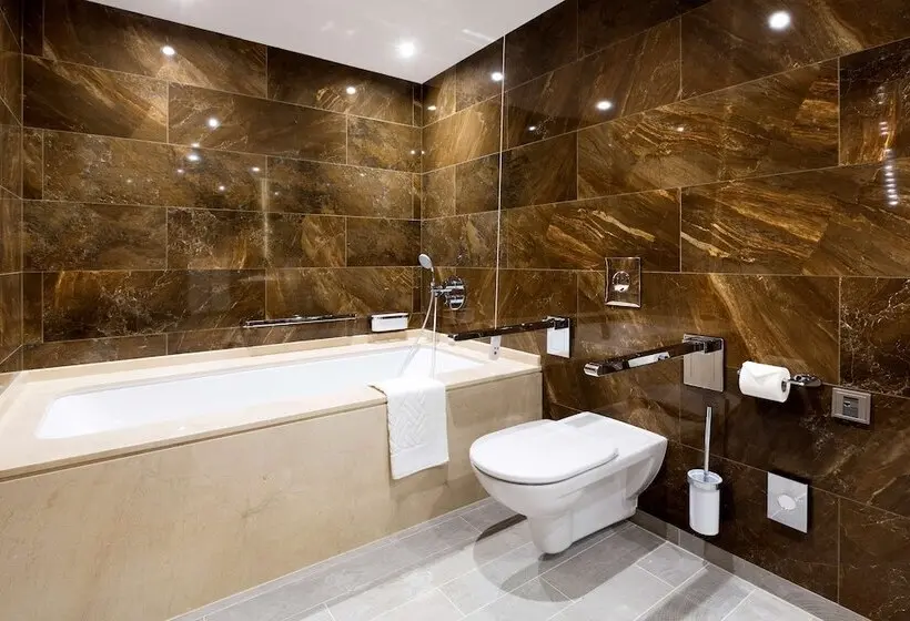 Doubletree By Hilton Hotel & Conference Centre Warsaw