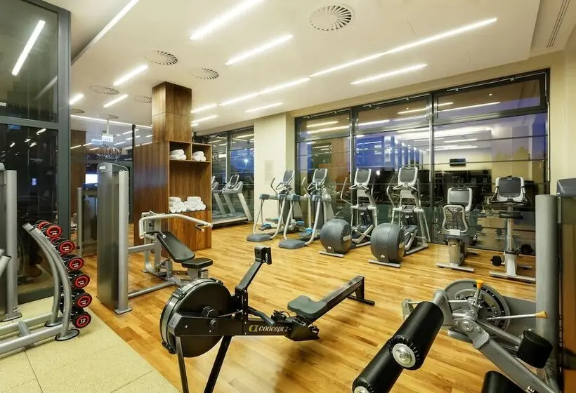 Doubletree By Hilton Hotel & Conference Centre Warsaw