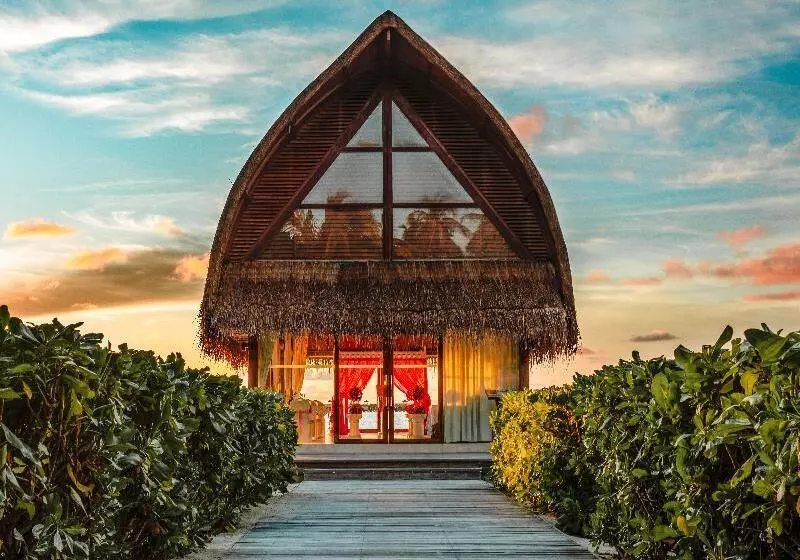 هتل Angsana Velavaru