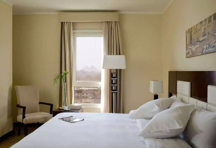 هتل Barcelo Cairo Pyramids