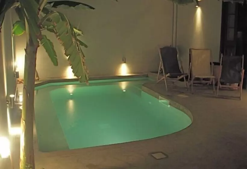 هتل Casa Colonial