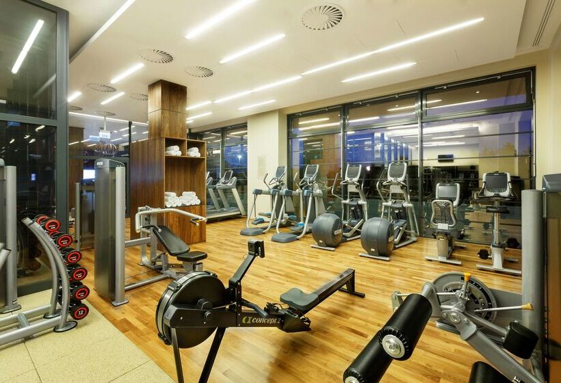 Doubletree By Hilton Hotel & Conference Centre Warsaw