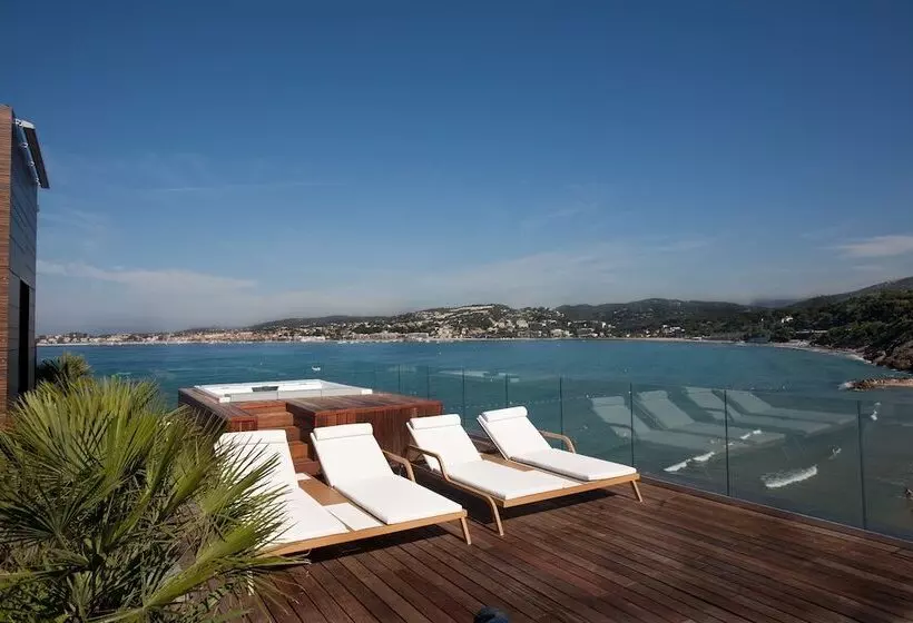 Отель Hostellerie La Farandole